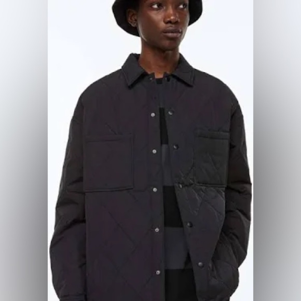 H&M black quilted oversized shirt jacket in windbreaker material size S LIKE NEW